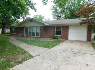 1009 Blue Ridge Dr, Belleville, IL 62223