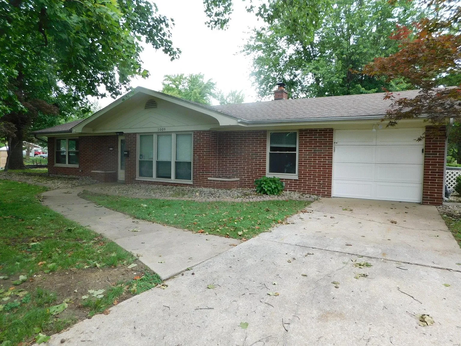 1009 Blue Ridge Dr photo 1