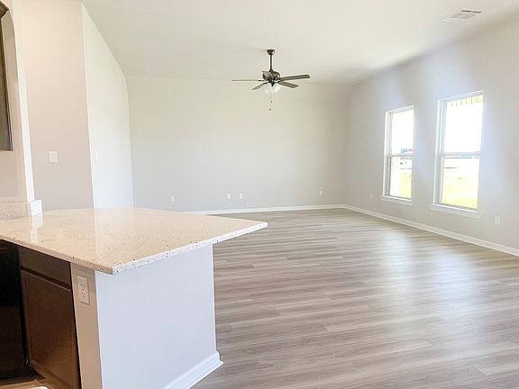 Longridge IV G - Living - DSLD Homes