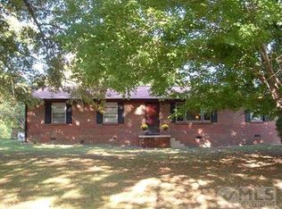 1307 S Polk St, Tullahoma, TN 37388