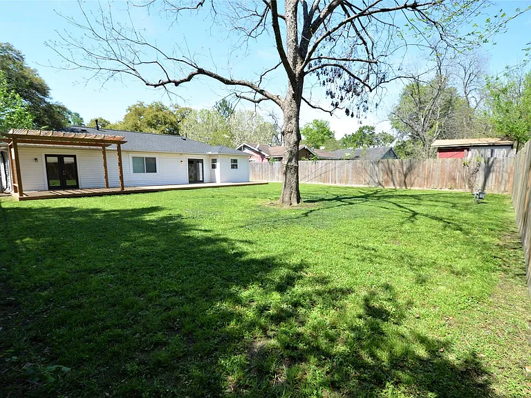 1906 Coulcrest Dr — Photo 30