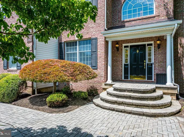 21 Courtside Ln, Princeton, NJ 08540