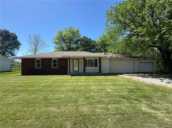 808 S Hugh St, Frontenac, KS 66763