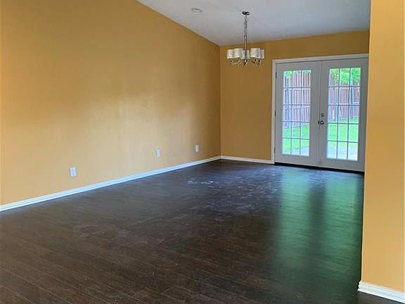 4th image of 708 Camilla Ln