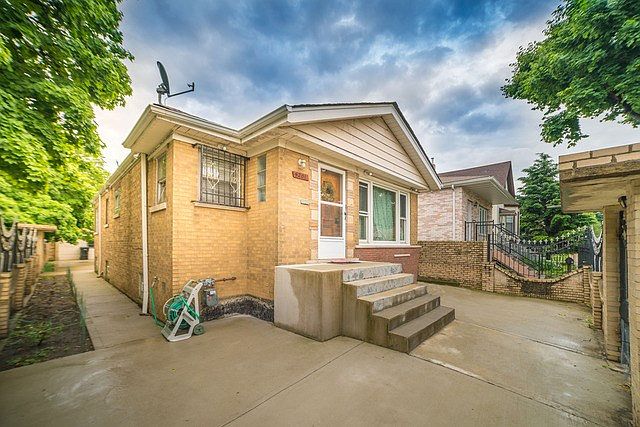1st image of 4201 S Artesian Ave