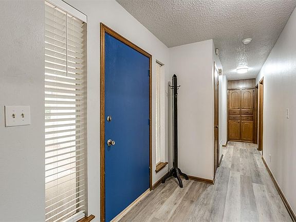 5th image of 908 S Meadow Ln