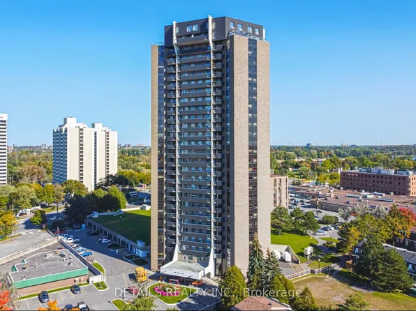 900 Dynes Rd #2201, Ottawa, ON K2C 3L6