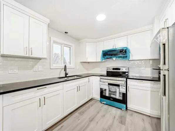 318 Aurora Dr NE, High River, AB T1V 1J6