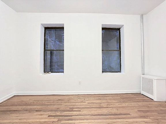 3rd image of 44 Bennett Ave APT 1H