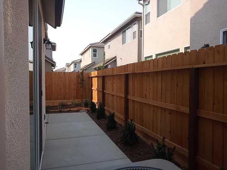 1945 Kelly Ln — Photo 17