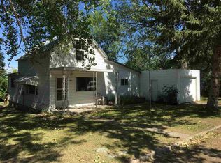 301 2nd St E, Flaxton, ND 58737