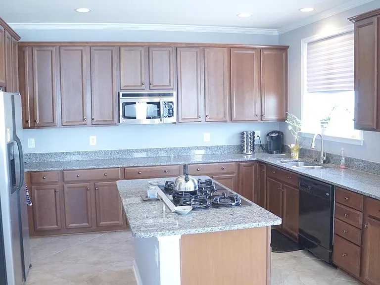 4153 Philena St — Photo 15