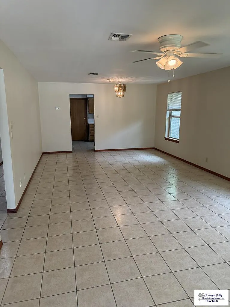 2 bed, 2.0 bath, 1218 sqft, $1,350 — Photo 2