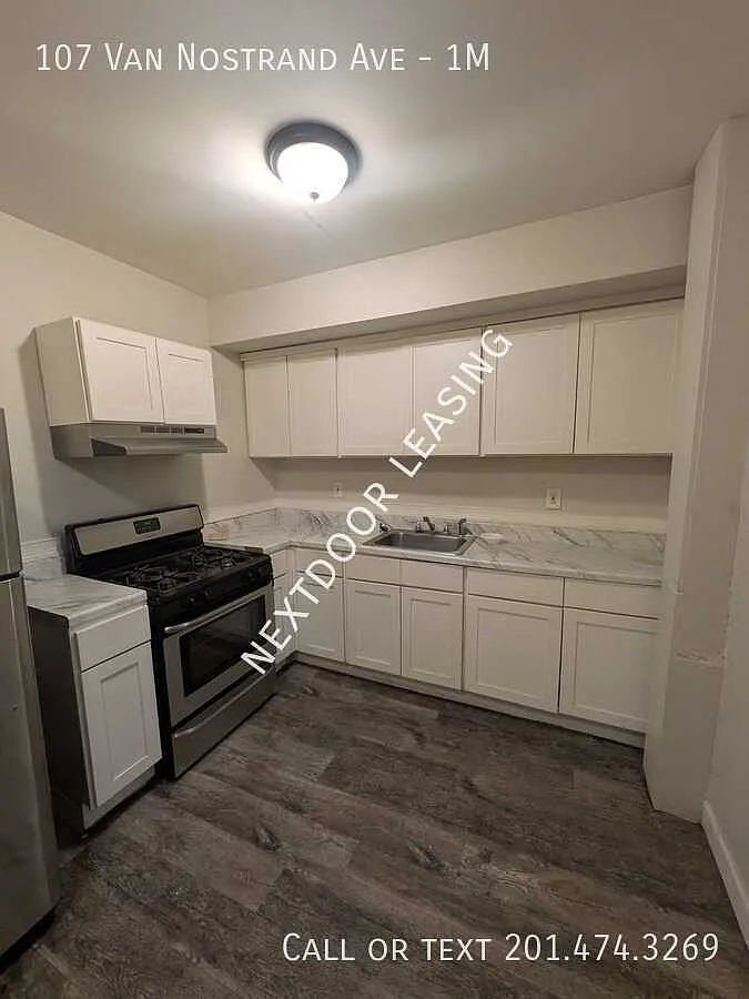 107 Van Nostrand Ave — Photo 3