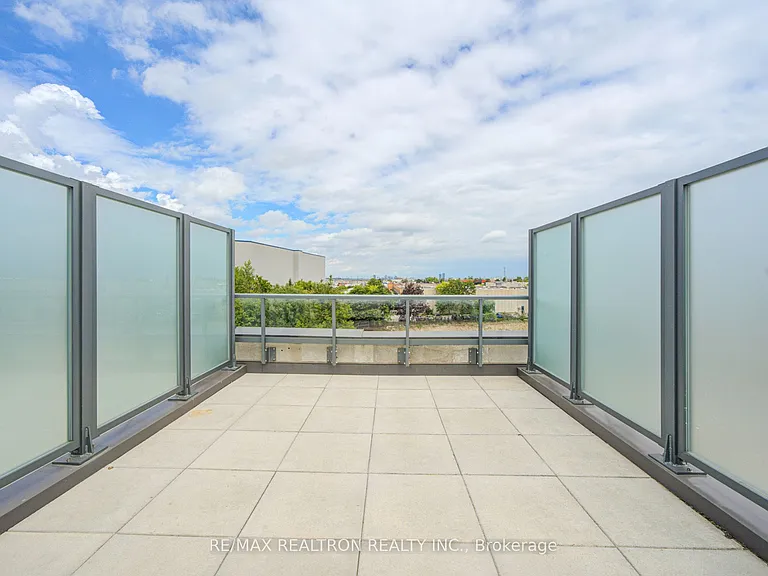 1050 Portage Pkwy #Townhouse 33 — Photo 40