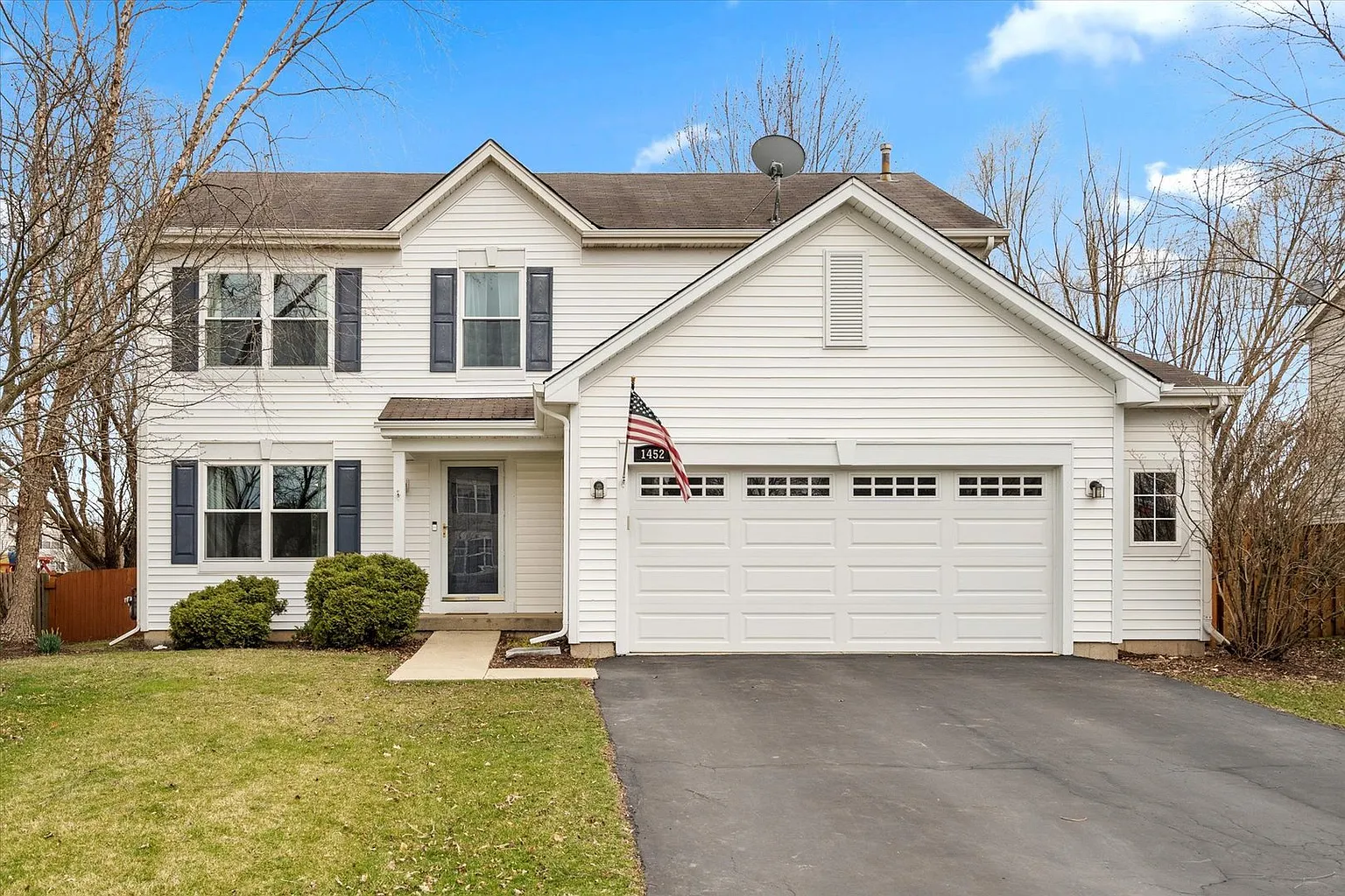 1452 Waterside Dr photo 1