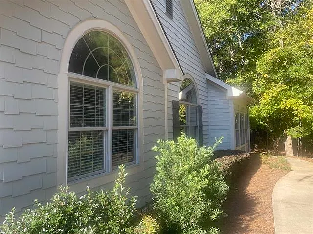 2 bed, 2.0 bath, 1892 sqft, $3,100 — Photo 2
