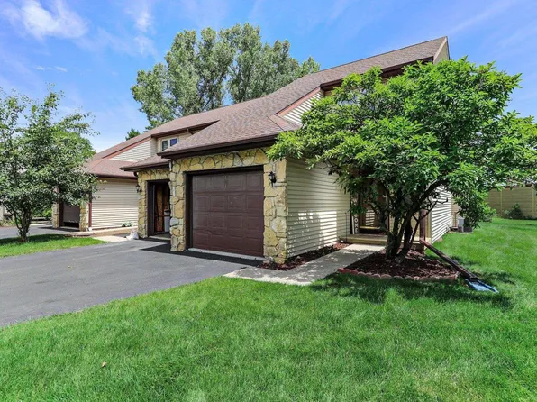 404 Williamsburg Way Court, Fitchburg, WI 53719