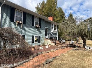 9 Hampton Rd, Frenchtown, NJ 08825