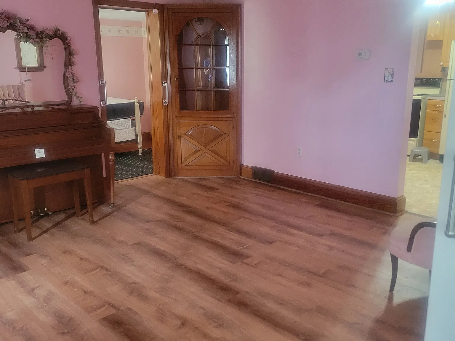 3 bed, 2100 sqft, $2,400 — Photo 4