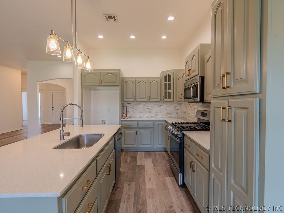 11704 E 99th St N, Owasso, OK 74055 | Zillow 11704 E 99th St N, Owasso, OK 74055 | Zillow