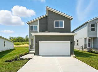 707 Glenn Cir, Raymore, MO 64083