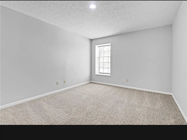 14936 Riggs St — Photo 13