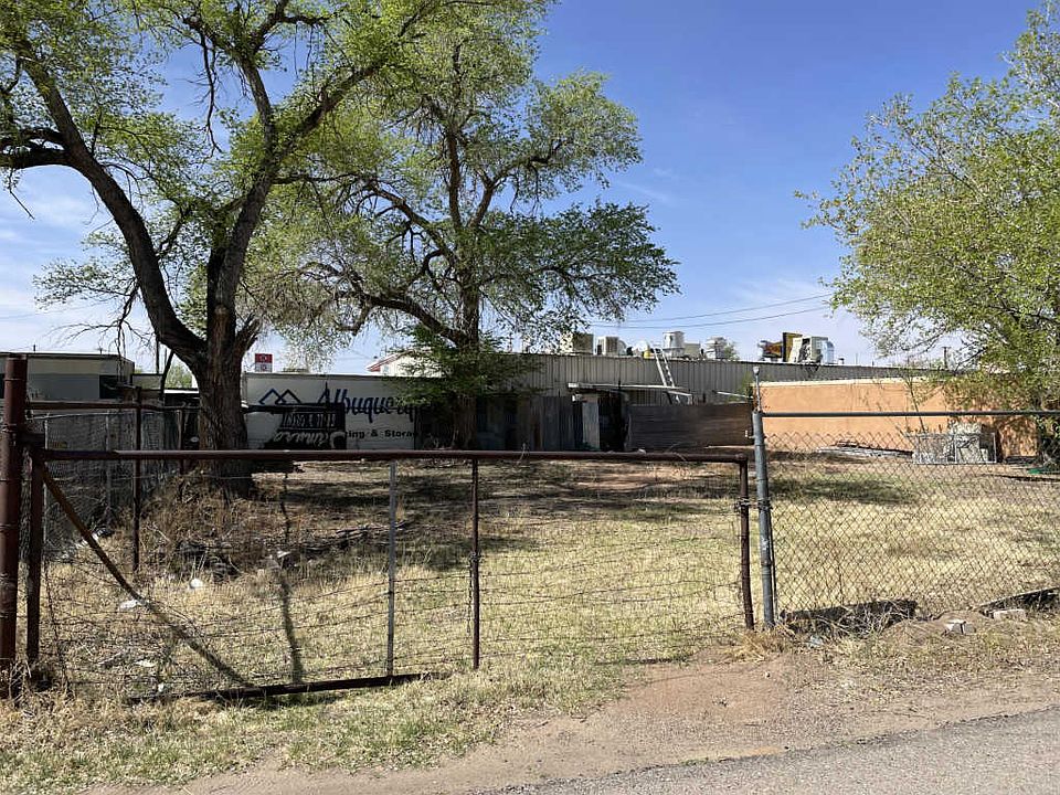 1st image of 709 Sanchez Dr