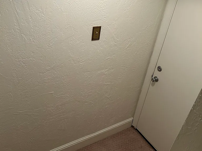 109 Capital Ave #2 — Photo 9