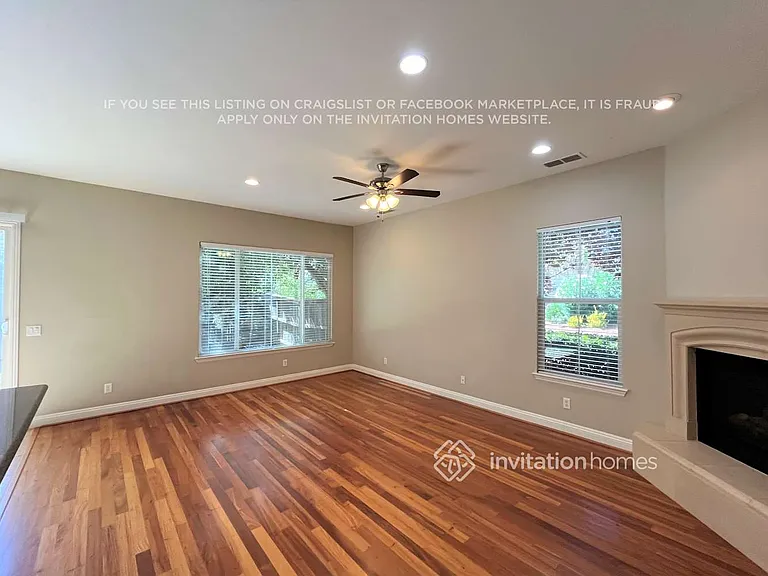 1118 Lawrence Ln — Photo 4