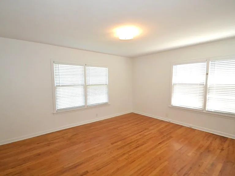 1211 Ridgemont Dr — Photo 12