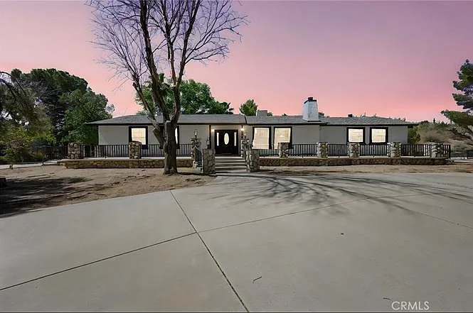 3 bed, 3822 sqft, $6,500 — Photo 1