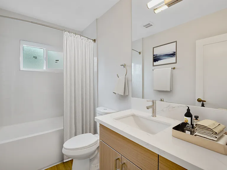 21007 Victor — Photo 15