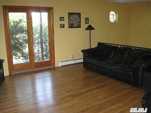 4th image of 70 Richmond Ave