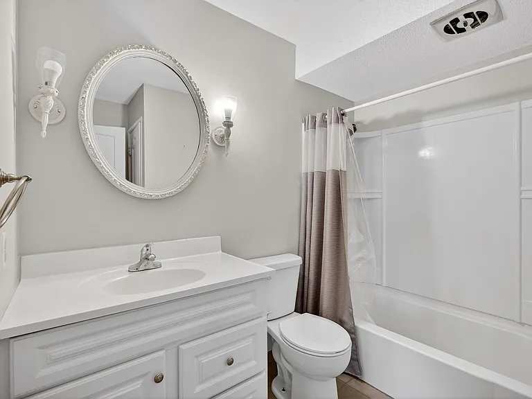 5616 Hickman Rd #5 — Photo 24