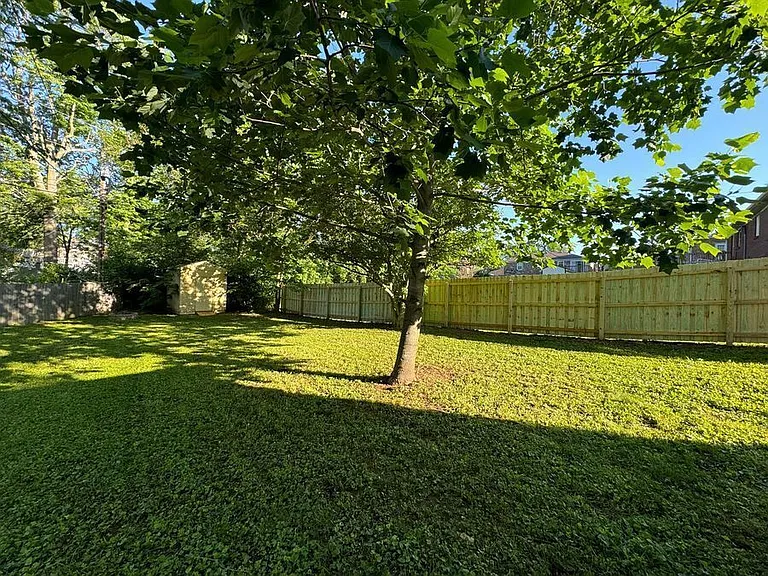 105 Astor Pl — Photo 22
