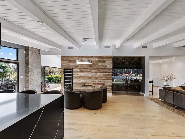344 Arno Way — Photo 7