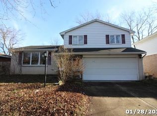 48 E Summerset Ln, Amherst, NY 14228