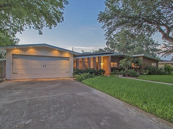 2nd image of 1608 Whitewing Dr