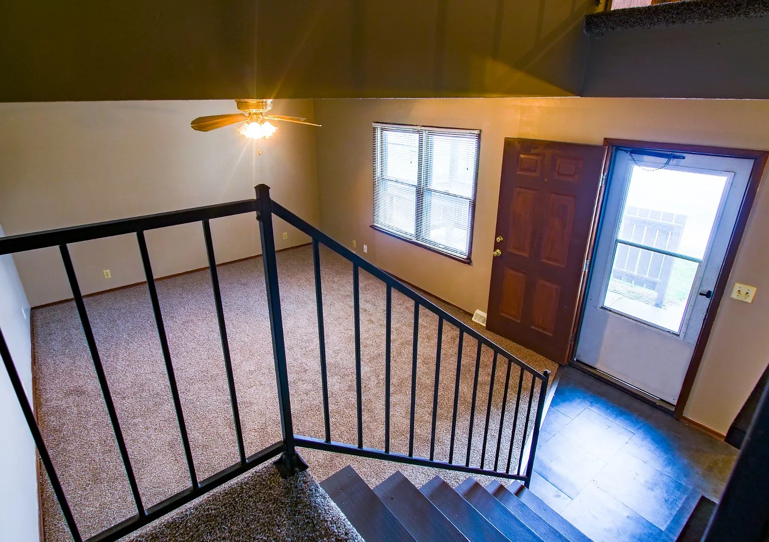 2 bed, 1.5 bath, 2368 sqft, $850 — Photo 4