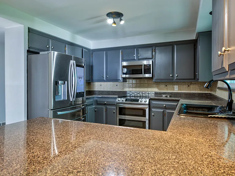 12310 S Hills Dr — Photo 24