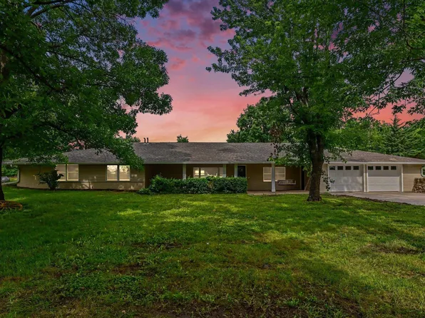 10819 T2 Ln, Hoyt, KS 66440