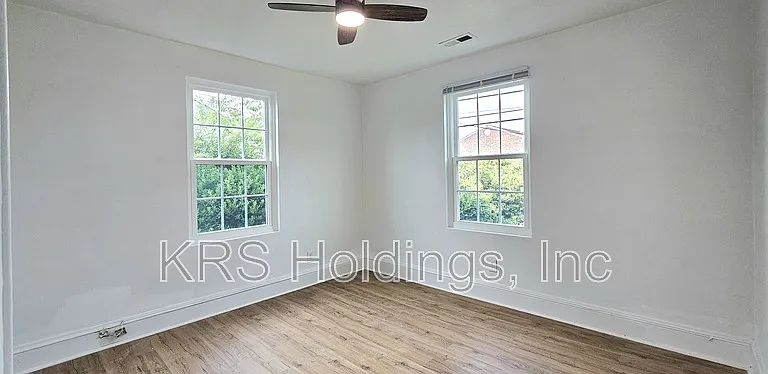 1267 Little Bay Ave — Photo 10