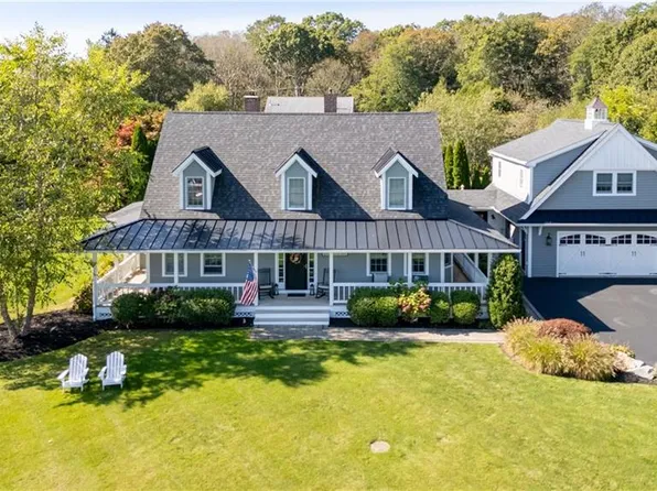 92 Harvest Dr, Portsmouth, RI 02871