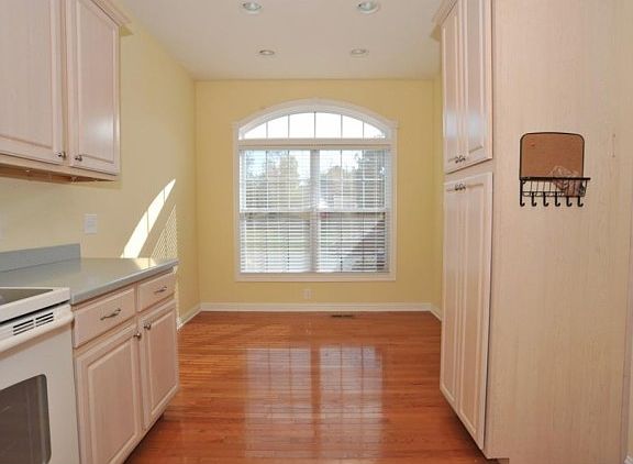 2nd image of 1453 Hideaway Cir