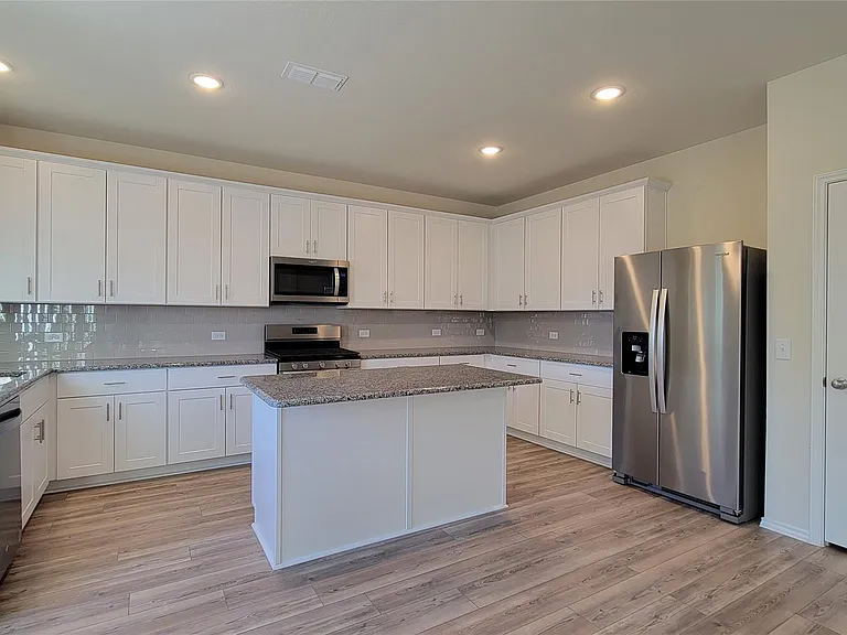 807 Goldenrod Ln — Photo 22