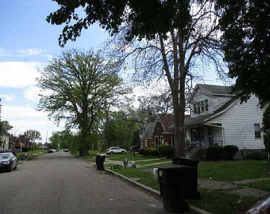 5th image of 5585 Beaconsfield St