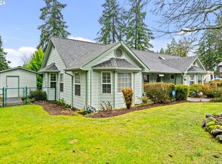 620 S 68th Pl, Springfield, OR 97478