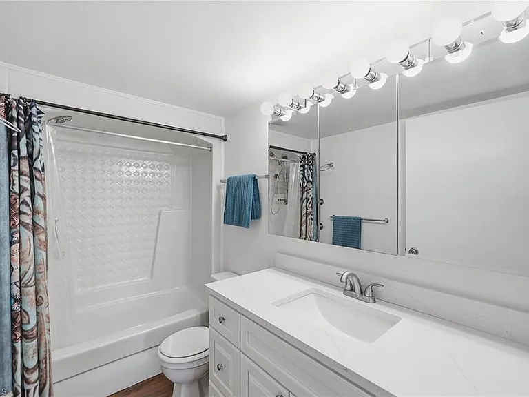 315 Saint Andrews Blvd #D38 — Photo 17