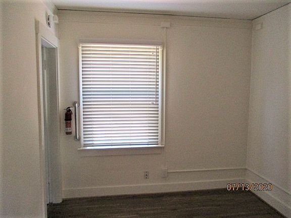 4th image of 1436 De La Vina St #A